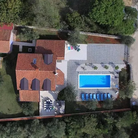 In With Swimming Pool Villa Pula